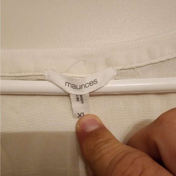 Maurices white blouse top size xl - Picture 3 of 3